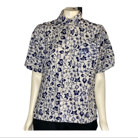 Floral Snap Down Front Top - Picture 1 of 5